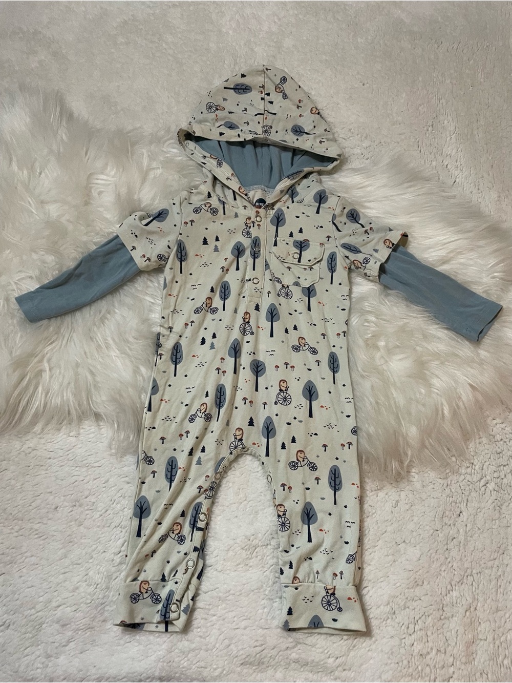 Bird & bean Hooded Baby One-Piece Romper in Cream with Blue Accents sz 6/12mths